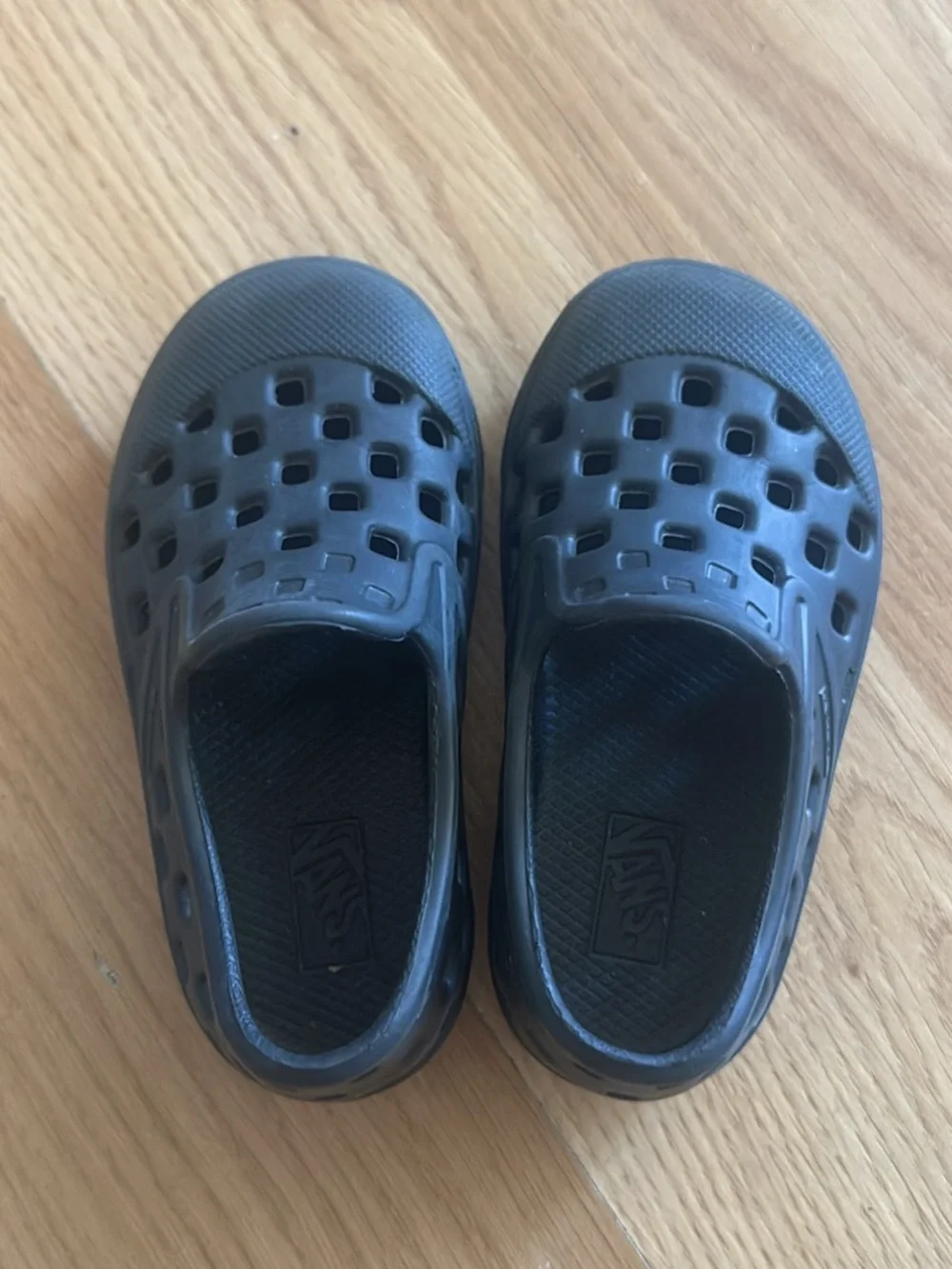 Vans Kids Black Slip-On water shoes